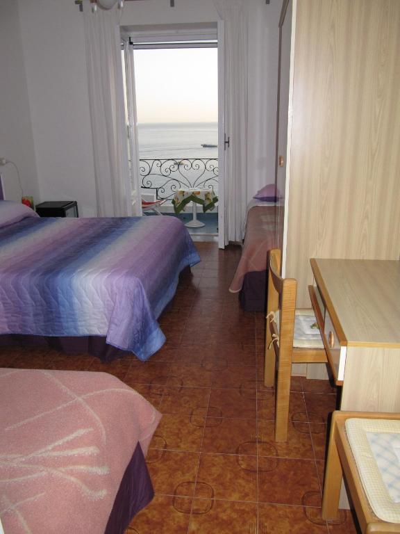 Bed and Breakfast Casa Antonio Barano dʼIschia Zimmer foto